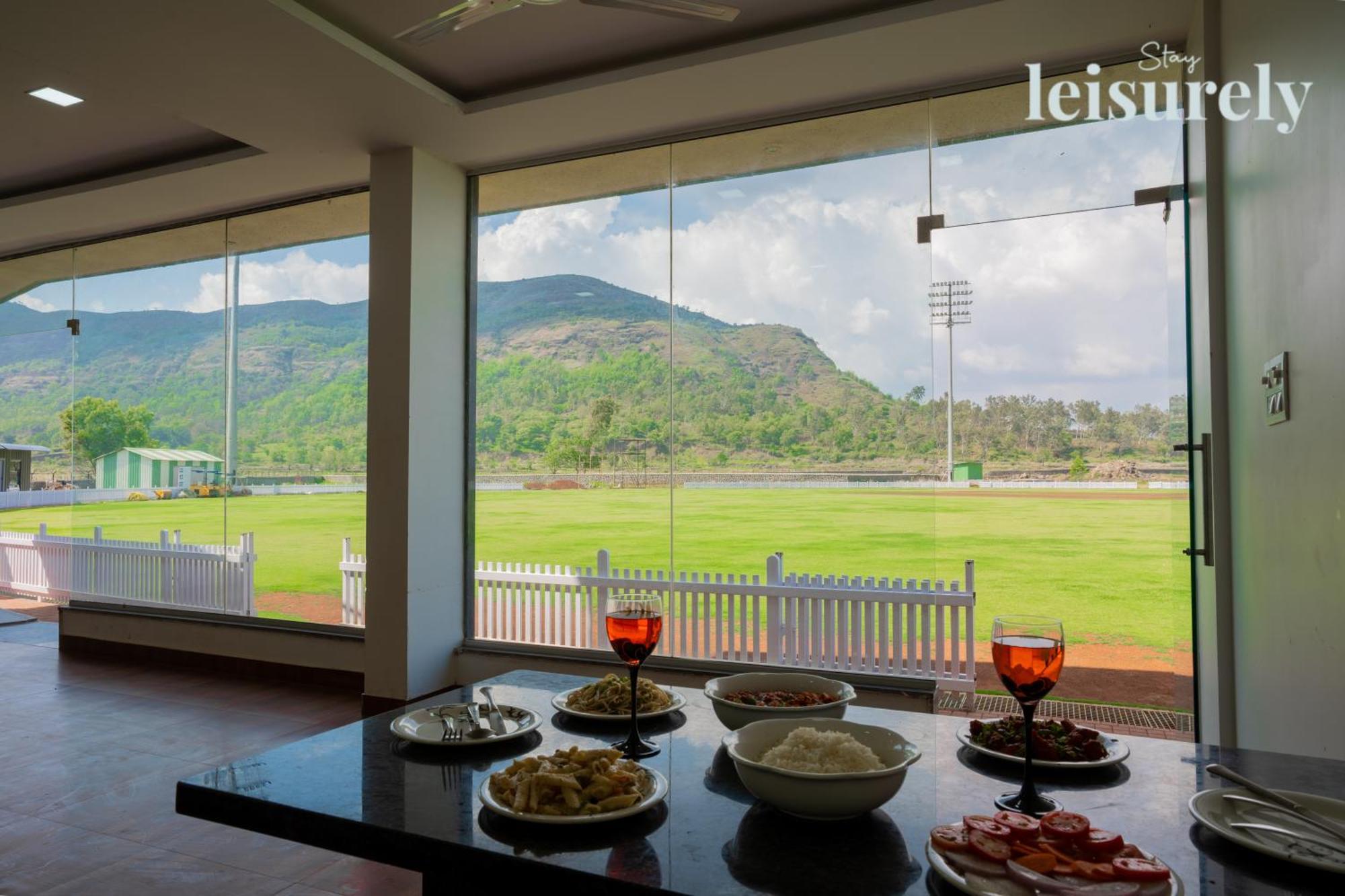 Stay Leisurely - Pavilion By The Hills, Lonavala - Stadium View Rooms Exterior photo